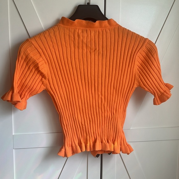 BCBG Generation Orange ruffle button up sweater top, size small, NWOT - Picture 4 of 5
